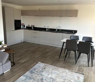 Portrush Apartment | Two bedroom, Sleeps 6 Centre of Portrush Main Street Coastal Links apartment 11