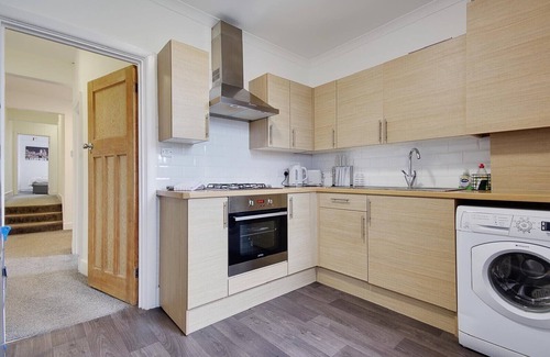 Bournemouth Apartment | Two Bedroom Spacious Modern Central Apartment