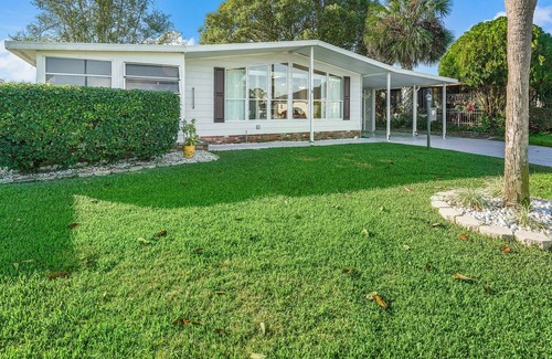 The Villages Cottage | TWO BEDROOM TWO BATHROOM LOCATED IN THE HISTORIC DISTRICT OF THE VILLAGES