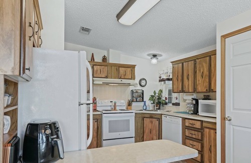 The Villages Cottage | TWO BEDROOM TWO BATHROOM LOCATED IN THE HISTORIC DISTRICT OF THE VILLAGES