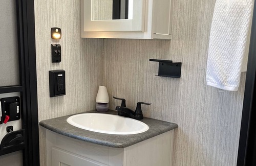 Craven County House | Two bedrooms & 1.5 baths for up to 5 guests