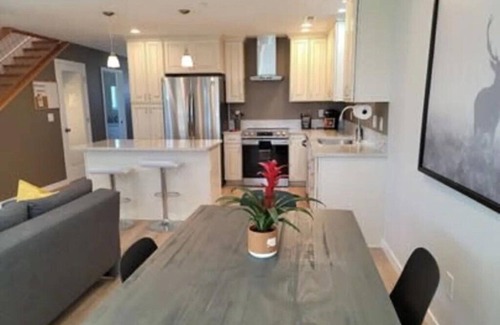 Crescent City House | Two bedrooms with 2.5 Bathrooms 1400 square feet Townhouse