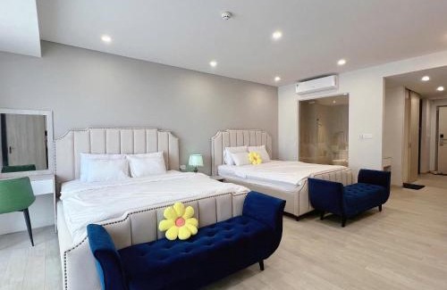 Tran Phu Beach Apartment | Two connecting studios with ocean view at center
