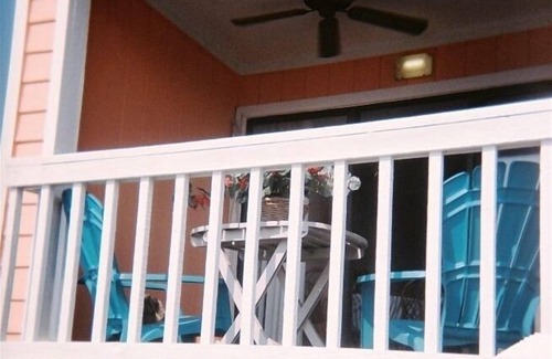 North Carolina Coast Condo | Two Decks; Ocean and Pool Views from Third Floor; Walk to Pier
