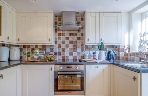 Stow-on-the-Wold Cottage | Two dog friendly holiday cottages in the Cotswolds with garden - Bag End & Peppercorn Cottage