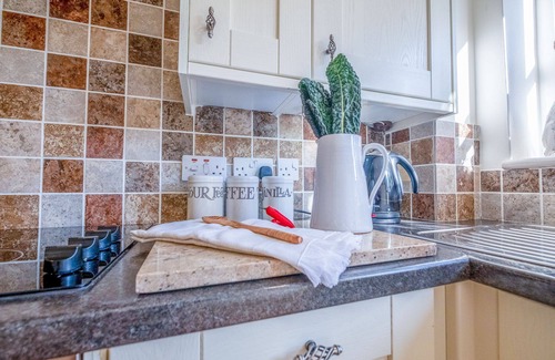 Stow-on-the-Wold Cottage | Two dog friendly holiday cottages in the Cotswolds with garden - Bag End & Peppercorn Cottage