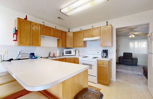 Harbor Village Condo | Two-level condo w/lake view, balcony & shared pool/hot tub/tennis