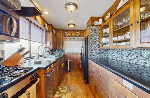 Fort Bragg House | Two-level oceanfront home with stunning ocean views & private hot tub