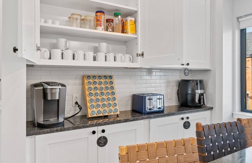 Central Northside House | Two Private Rooms on Arch Street