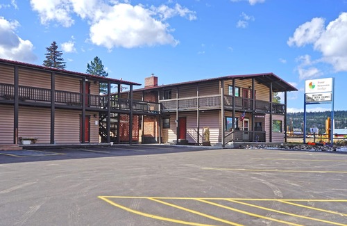 South Fork Apartment | Two Queen Beds Non Smoking at Four Seasons Lodge