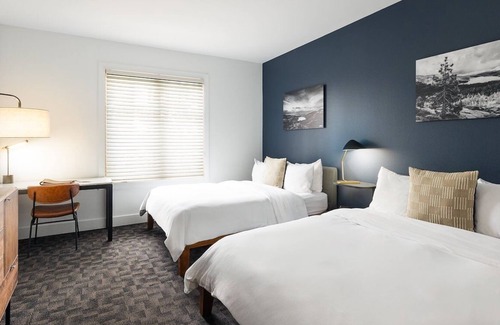 Truckee Hotel | Two Queen Room, Gravity Haus, Hot Tub, Near Palisades Tahoe