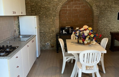 Bibbona House | Two-room apartment in a country house with park and swimming pool, near the sea.
