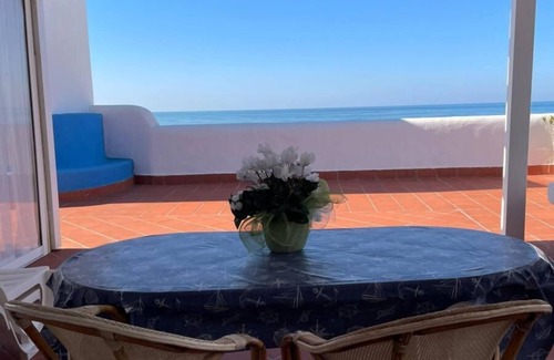 Anzio Apartment | Two-room apartment, large terrace, sea front (Camellia)