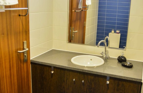 Ribeira Grande House | Two-room beauty in exotic fruit orchard