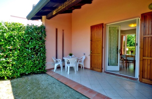 Lido delle Nazioni House | Two-room detached house with double garden and patio at 700 meters. from the sea