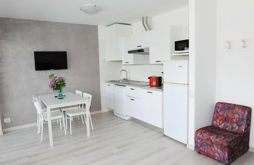 Campagnola Apartment | Two-room lake view apartment with barbecue and shared pool