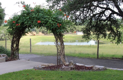 Boerne House | Two story house minutes to downtown Boerne