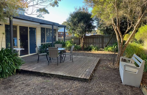 Cowes House | Two story, modern 70's, pet friendly, beach house. Close to track & beach(300m)