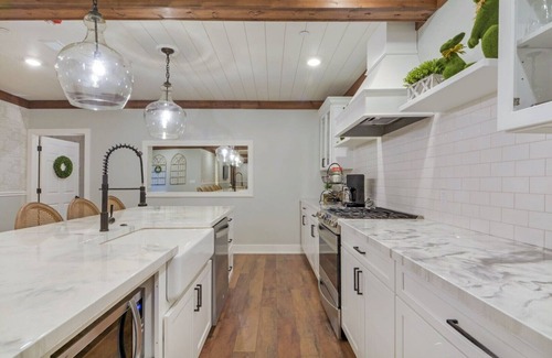 Galena Condo | Two Story Suite Overlooking Historic Main Street Galena, IL. Sleeps 16!