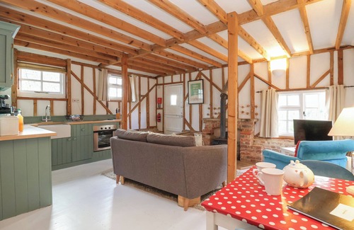 Chediston Cottage | TWOSOME, pet friendly, character holiday cottage in Halesworth