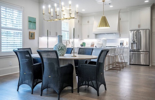 Oxford House | TX Rebel; Luxury home four blocks from Oxford's square, walk to Midtown
