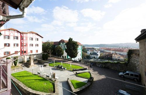 Hondarribia Historic Center Apartment | Txoriak - Basquenjoy
