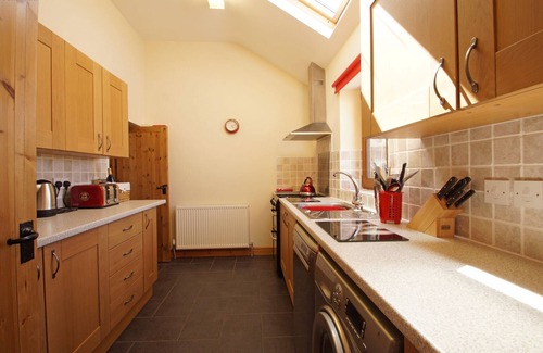 Glandyfi House | Ty ar y Mynydd - Three Bedroom House, Sleeps 6