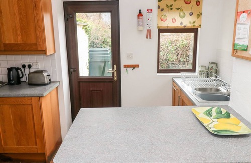 Haverfordwest Cottage | TY CANOL, pet friendly, character holiday cottage in Mathry