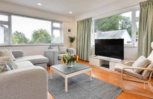 Llanbedrog House | Ty Cerrig - Three Bedroom House, Sleeps 6