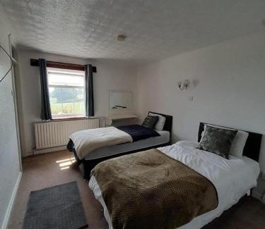 Moelfre Hotel | Ty Dderw Country Inn