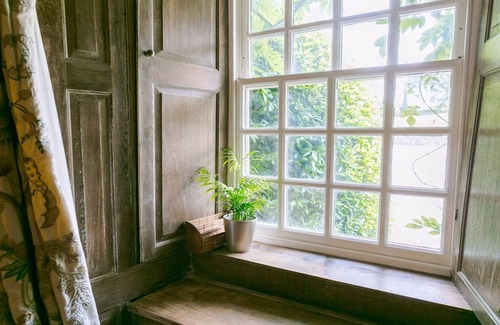 Pentraeth Cottage | Ty Fry Manor - a manor that sleeps 12 guests in 6 bedrooms