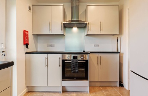 Saundersfoot House | Ty Gwyn - Hot Tub, Parking, Dog Friendly