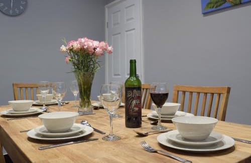 Mawr House | Ty Howton
