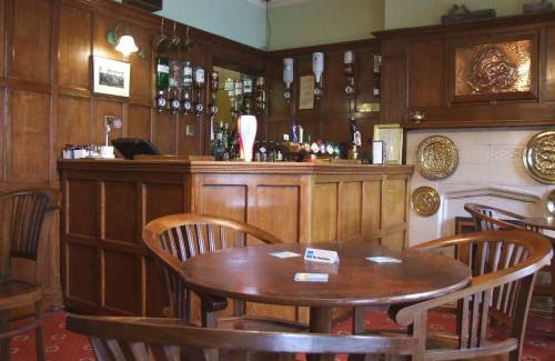 Hirwaun Hotel | Ty Newydd Country Hotel