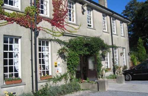Hirwaun Hotel | Ty Newydd Country Hotel