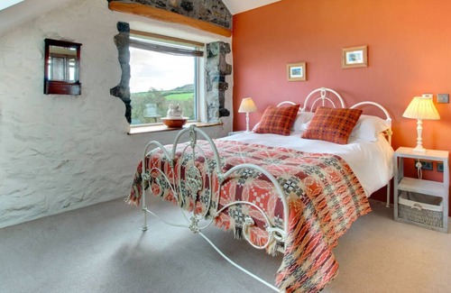 Garn Fadryn House | Ty'r Mynach in the beautiful Pwllheli