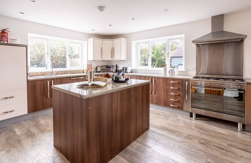 Rhosneigr Cottage | Ty Traeth - A holiday home for 10 people in Rhosneigr, Anglesey