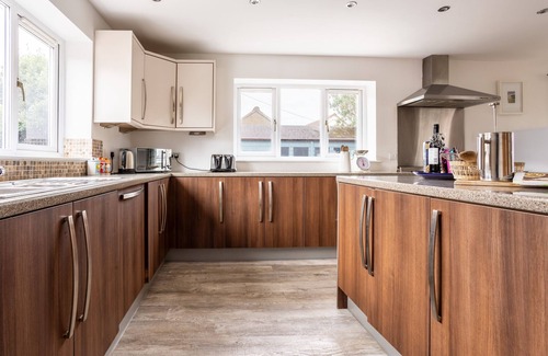 Rhosneigr Cottage | Ty Traeth - A holiday home for 10 people in Rhosneigr, Anglesey