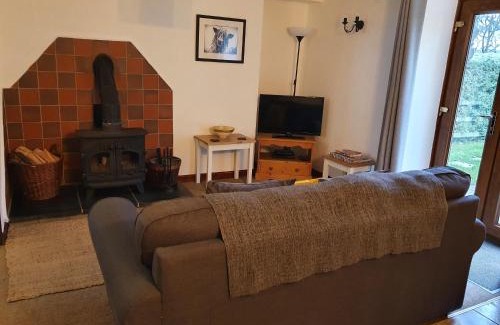 Llangybi House | Ty Twt