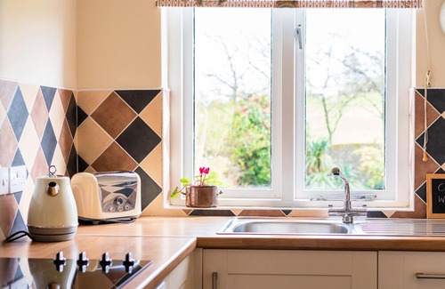 Llanengan Cottage | TY WOMS, romantic, character holiday cottage in Abersoch