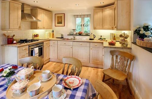 Tal-y-Cafn House | Tyddyn Derwen