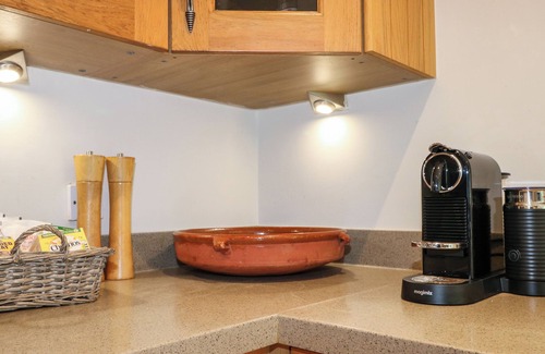 Trotton Cottage | TYGALLS FARM, romantic, with open fire in Rogate