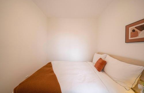 Changning Apartment | Tyms 2BR APT Riverside Garden