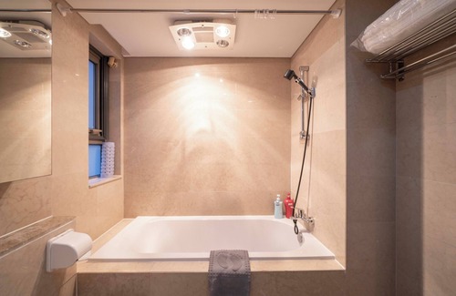 Gubei Bed & Breakfast | Tyms Luxury 3BR 2BA APT Bella Vita