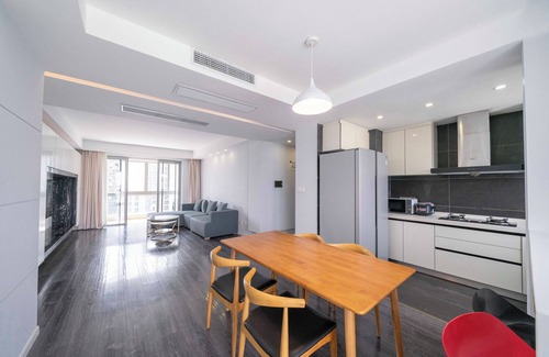 Changning Bed & Breakfast | Tyms Luxury 3BR 2BA APT Riverside