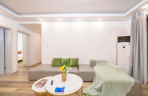 Changning Apartment | Tyms Luxury 4BR 2BA APT Xintiandi Riverside Garden