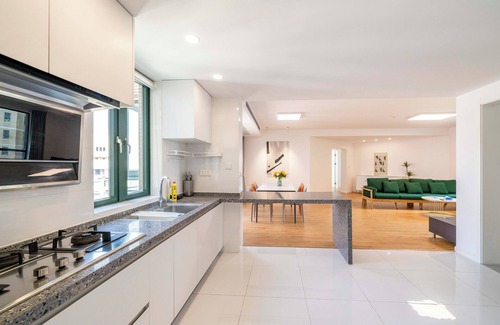 Xujiahui Bed & Breakfast | Tyms Spacious 4BR 2BA Apt Xujiahui