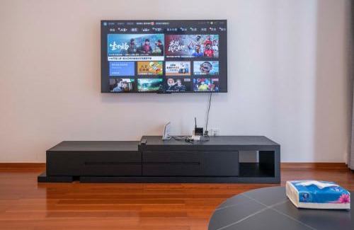 Gubei Apartment | Tyms Stylish 2BR APT Hongqiao