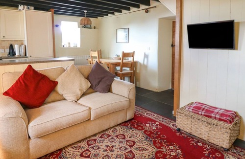 Arthog Cottage | TY’N-Y-GRAIG, romantic, character holiday cottage in Fairbourne