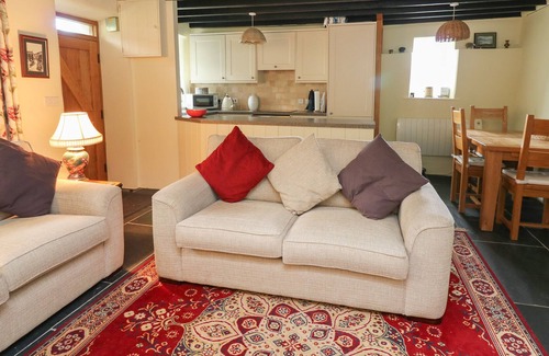 Arthog Cottage | TY’N-Y-GRAIG, romantic, character holiday cottage in Fairbourne